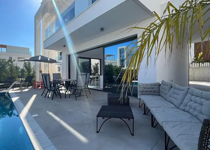 By The Bay Villa,3 Br/pool * Protaras