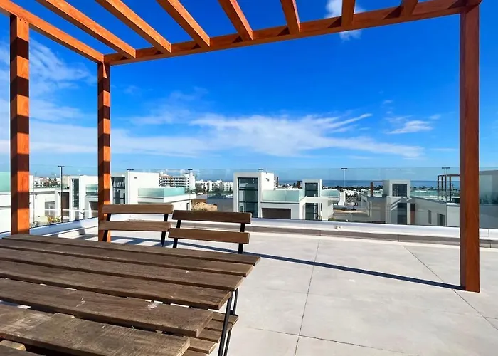 By The Bay Villa,3 Br/pool