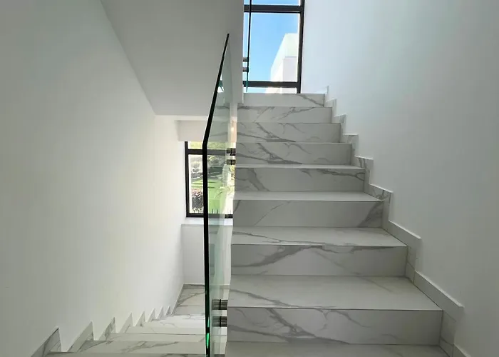 By The Bay Villa,3 Br/pool Villa *