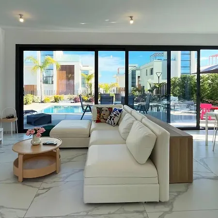 By The Bay Villa,3 Br/pool *