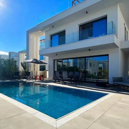 By The Bay Villa,3 Br/pool