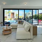 By The Bay Villa,3 Br/pool *