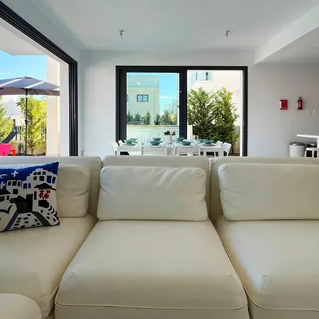 By The Bay Villa,3 Br/pool Protaras