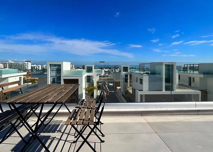 Vilă By The Bay Villa,3 Br/pool Protaras