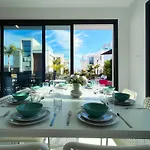 By The Bay Villa,3 Br/pool Vila *