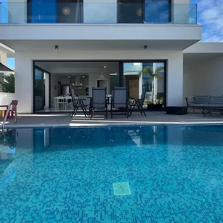 By The Bay Villa,3 Br/pool ヴィラ *